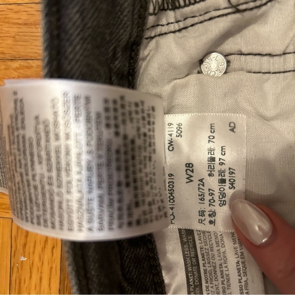 Levi’s shorts - Picture 2 of 2